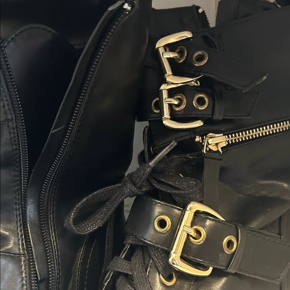 Rock & Republic Black Ankle Boots with Zipper and Buckles - Picture 3 of 5